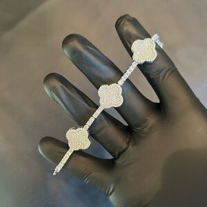 Brand New 7 Inch Silver Clover Bracelet | VVS1 Moissanite